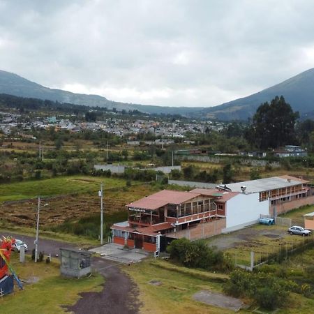 Brisas Del Lago San Pablo Hotel Otavalo Exterior photo